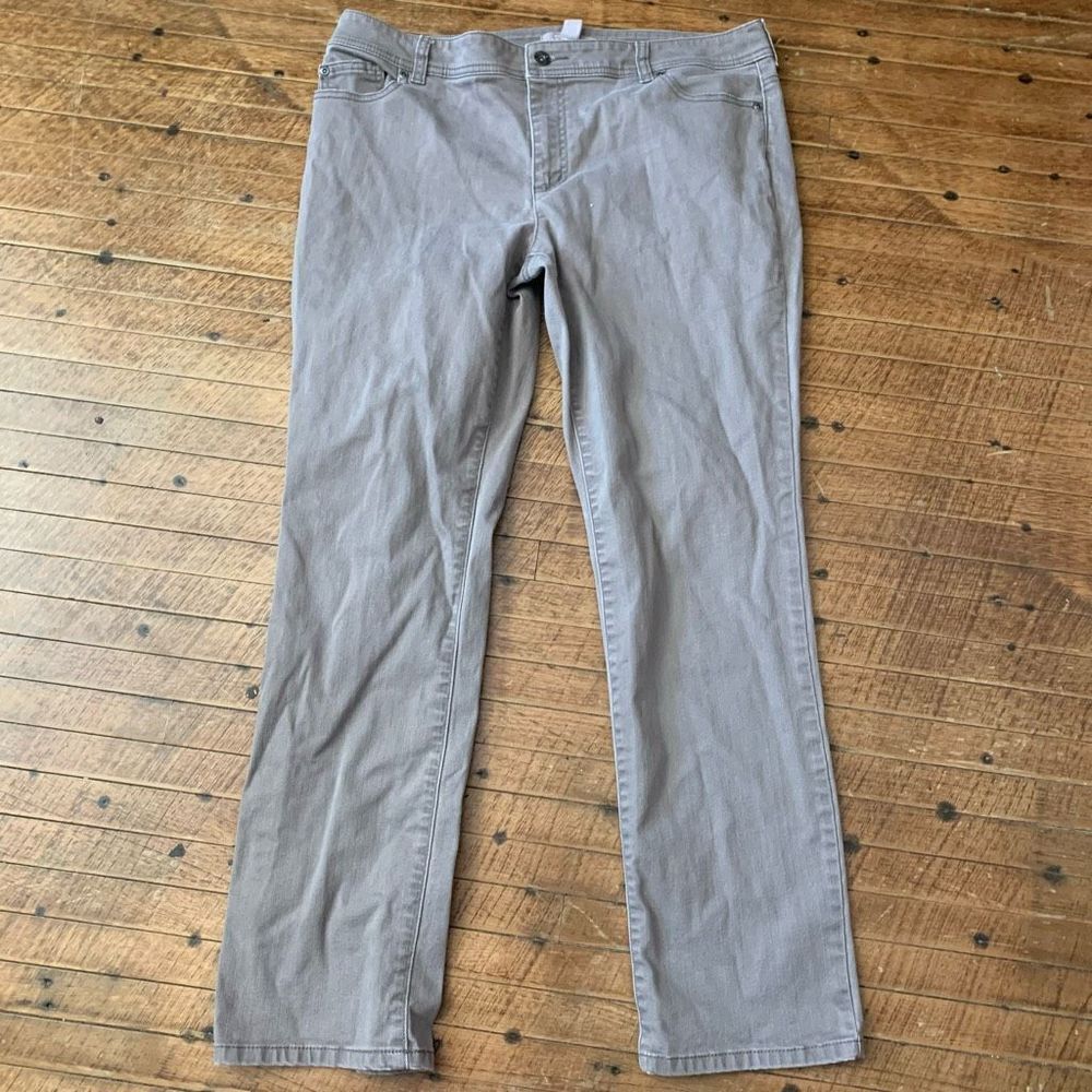 Chico’s gray 2.5/14 normcore Comfortable straight leg jeans
